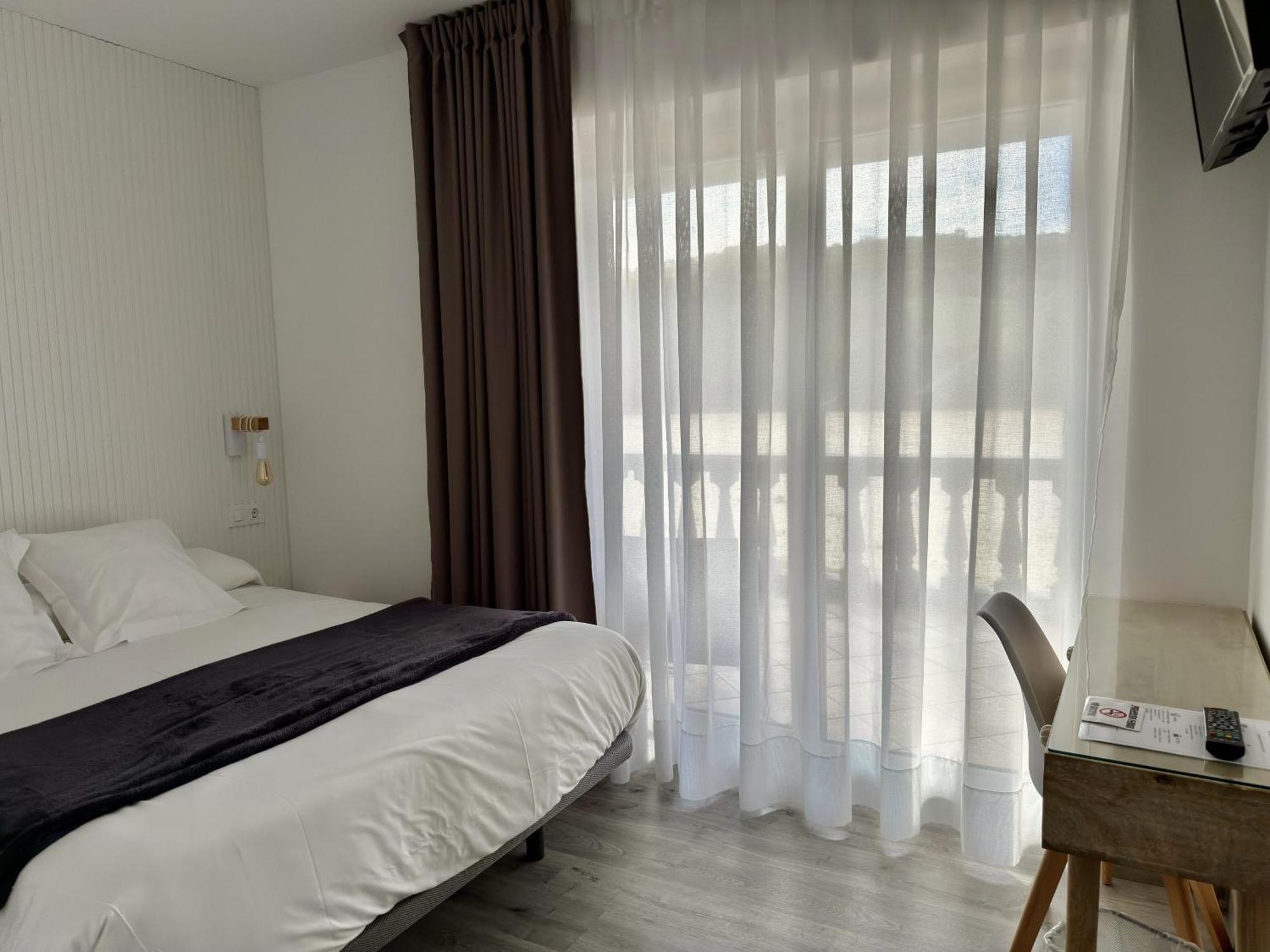 Hotel Sanmar Cobreces Exterior photo
